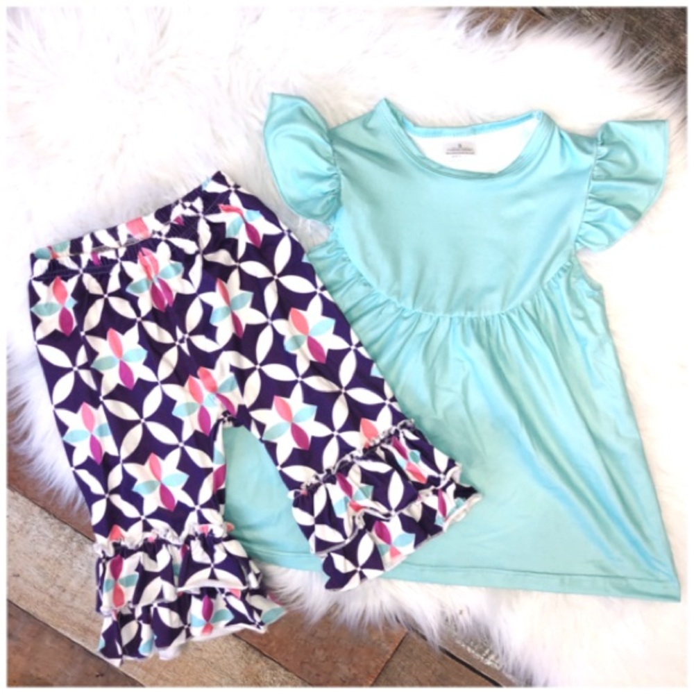 The Fiona Capri Set